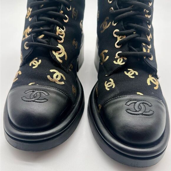 Chanel CC Logo Canvas Shearling Lace Up Combat Boots Black & Gold EU 39 US 8.5-8 - Picture 8 of 15